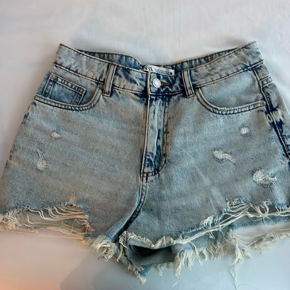 Zara distressed Jean shorts (4)